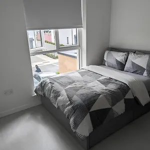 Homestay New House, Private In A Peaceful Neighborhood, Dublin